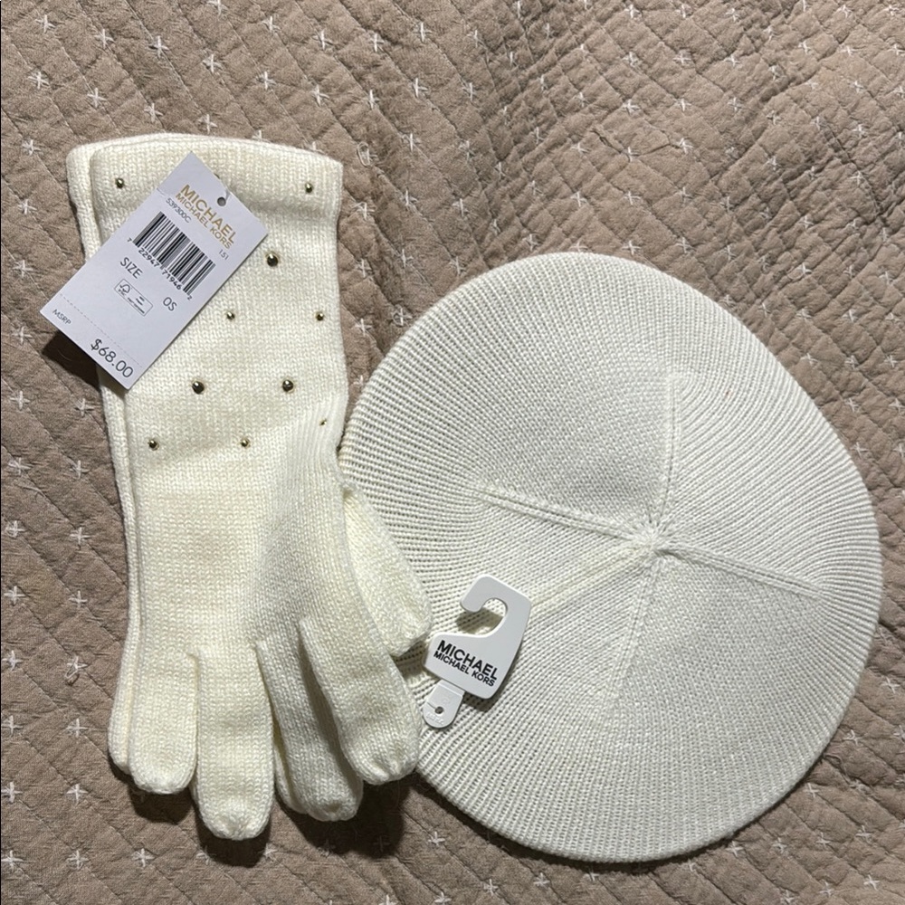 NWT Michael Kors Cream Knit Beret and Glove Set
